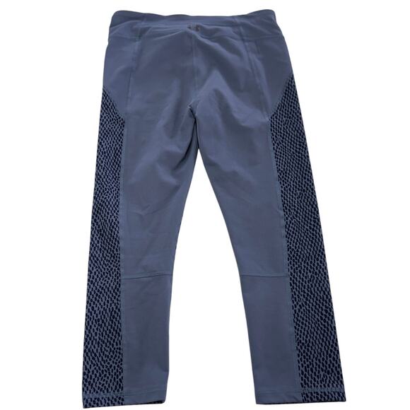 Under Armour Leggings Womens Medium Blue Purple Printed Heatgear Fitted Crop - Picture 2 of 7